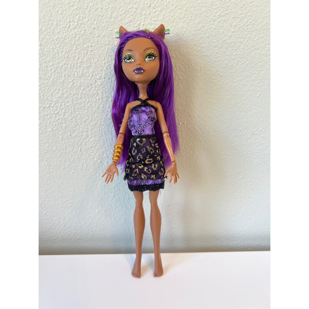 Monster High Scaris City of Frights Clawdeen Wolf Doll *Read Two Left Hands
